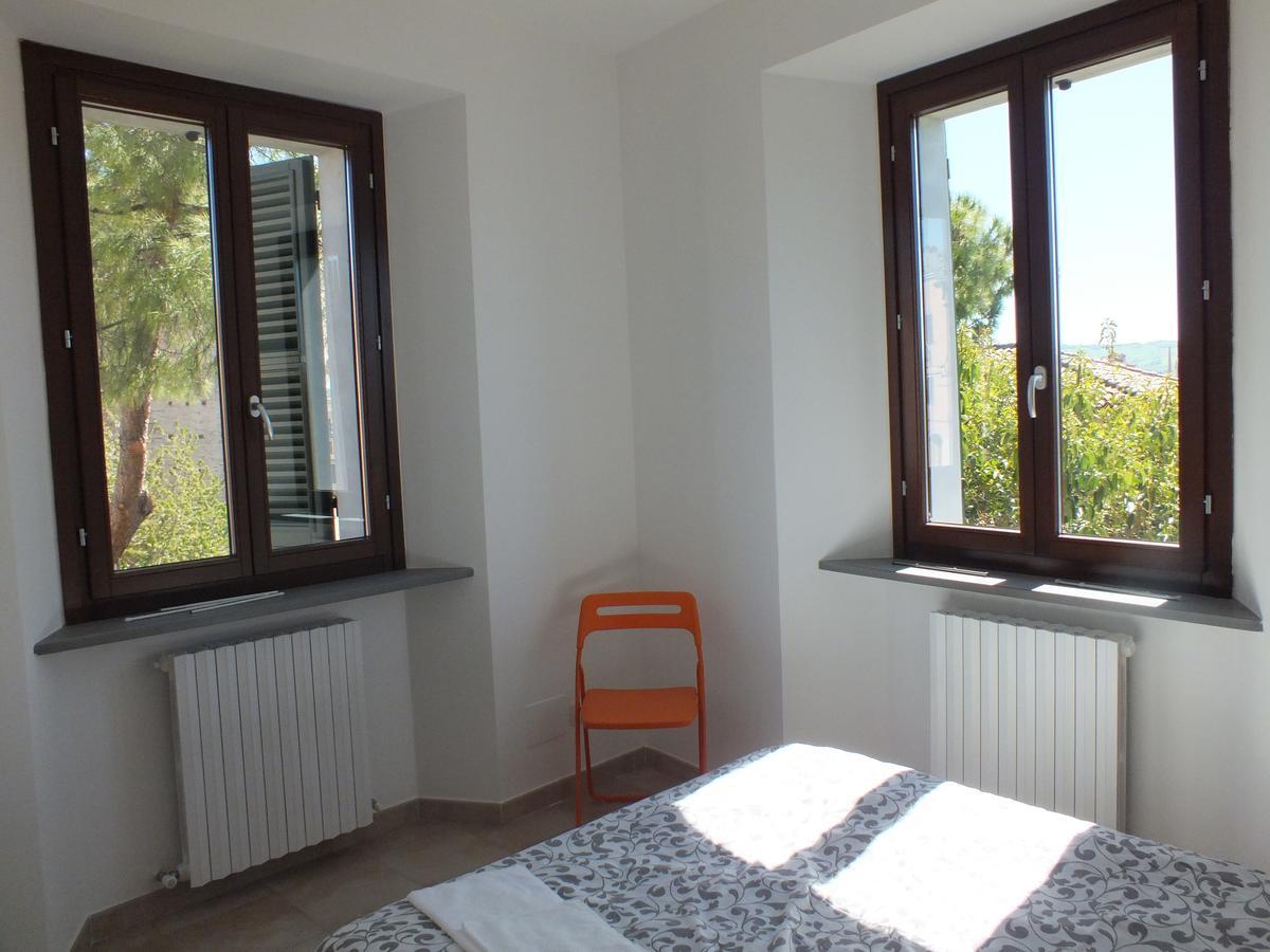 Il Torrione Bed & Breakfast Iesi Bagian luar foto