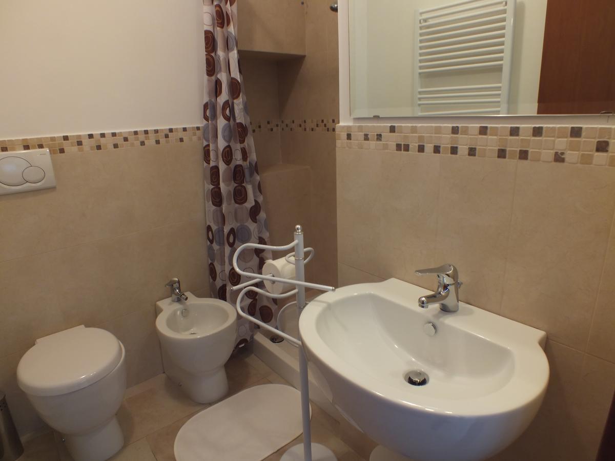 Il Torrione Bed & Breakfast Iesi Bagian luar foto
