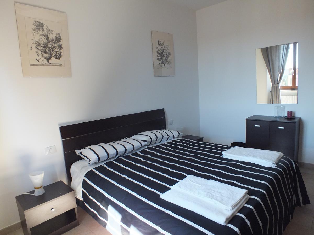 Il Torrione Bed & Breakfast Iesi Bagian luar foto
